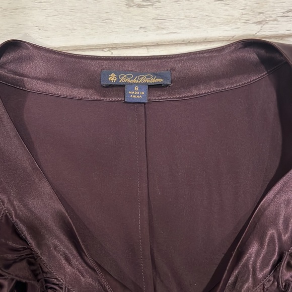 Brooks Brothers Women’s Size 6 Sleeveless Blouse Silk Top Plum Color - Picture 3 of 4